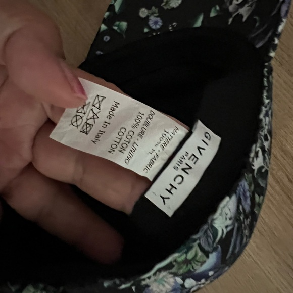 Authentic Givenchy hat - Picture 6 of 6